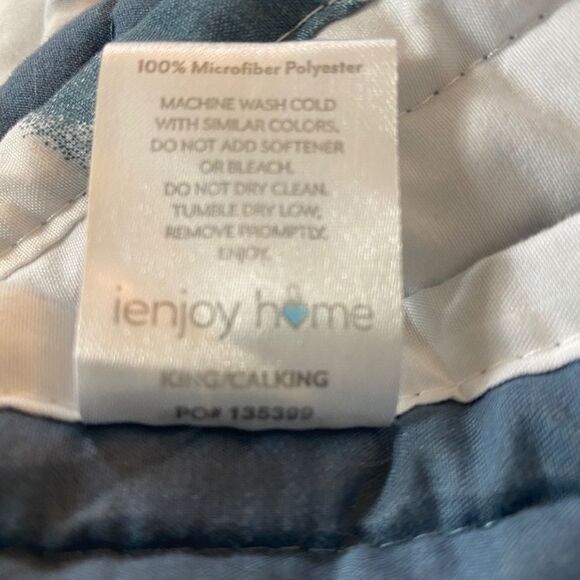 ienjoy King bedpread quilt wht Blue Ish Gray watercolor design reversable - Picture 7 of 9